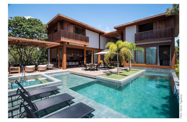 CASA EM PRAIA DO FORTE-BA