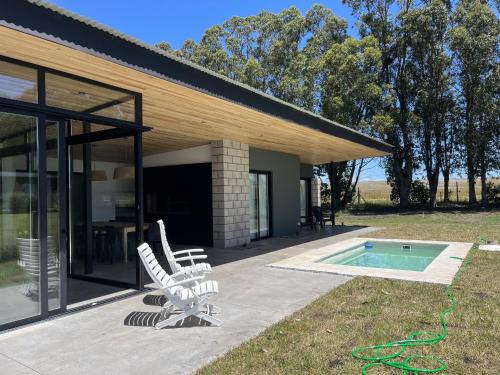 Casa en Chapa a estrenar con pileta HOLA SUR
