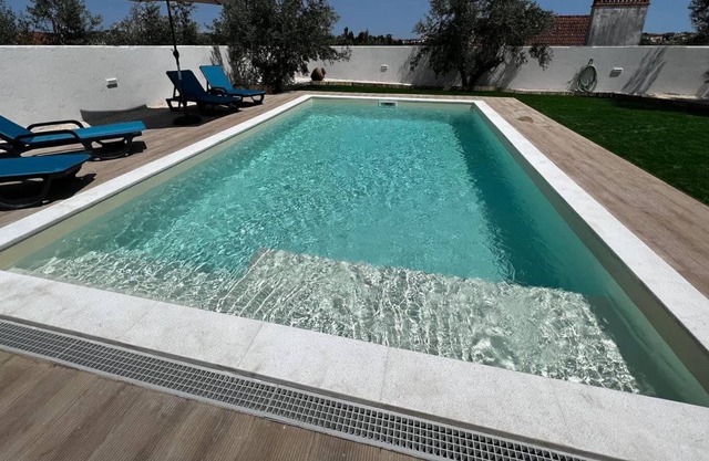 Casa Espaçosa com Piscina Privada Perto das Praias Fluviais do Zêzere