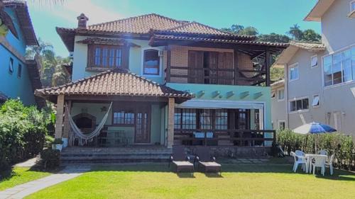 Casa espaçosa pé na areia