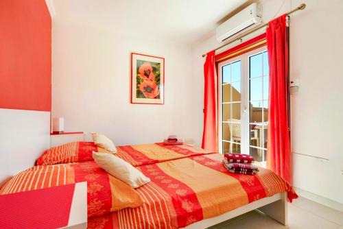 Casa Golfin - colorful house with large terrace in the sunny south