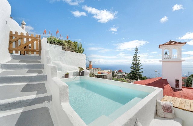 Casa Hélène' avec vue sur la mer, piscine partagée et Wi-Fi