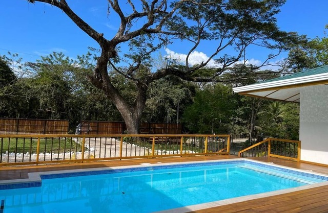 CASA HACHE--Newly built modern home with pool, 5 min walk to the beach!