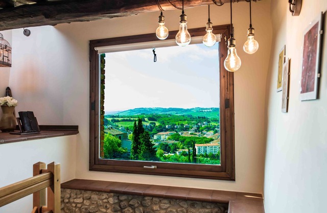 Casa in Torre Medioevale con Vista a Certaldo