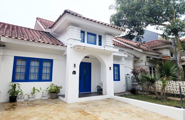 Casa Indigo 3-bedroom house in Kota Baru Parahyangan, Bandung with Swimming Pool