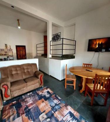 Casa inteira no centro de São Thomé das letras