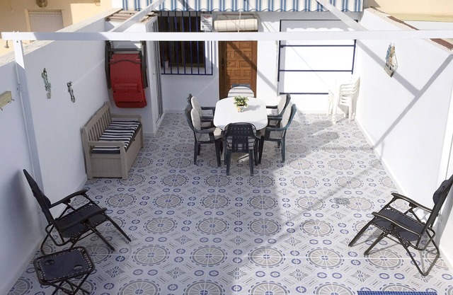 Casa Isa 1. Rent our Spanish home. 4 minutes walk to the beach / marina