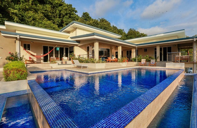 Casa Juliet - Vues époustouflantes sur l'océan / le surf dans une villa de rêve 4BR!