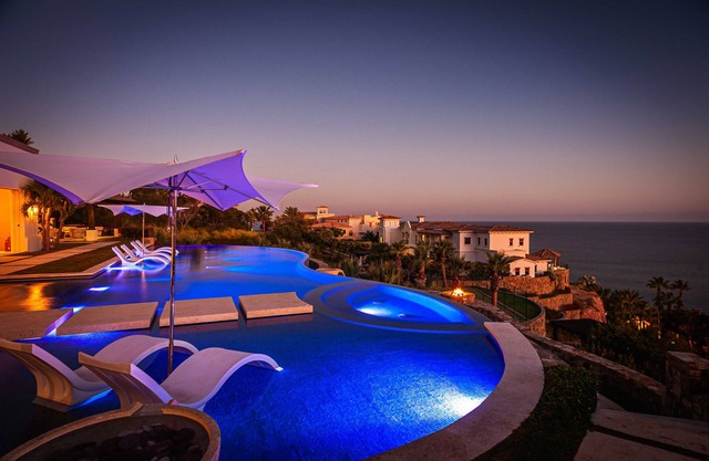 Casa Katrina: Sophisticated Hilltop Retreat, Stunning Ocean Views, Infinity Pool, Palmilla Luxury