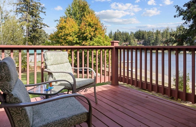 Casa Lakes: Snowmobiling, Private Dock, Lake View, Fire Pit, Close to Silverwood!