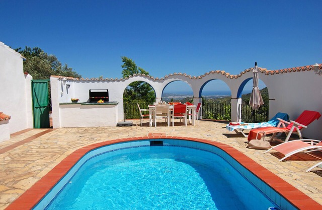 MAGNIFIQUE VILLA (6 P) -PISCINE-PRIVEE-WIFI-TERRASSES-JARDIN-VUES-BBQ-ANIMAUX