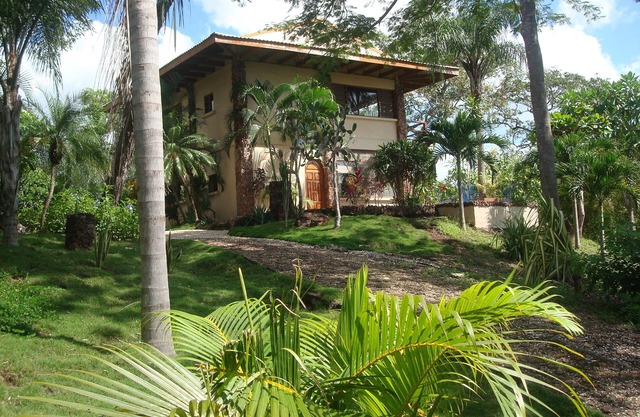 CASA LINDA VISTA / MARCHE VERS LA PLAGE ET LE SURF / PAISIBLE ET PRIVÉ / COUCHAGES 2 à 15