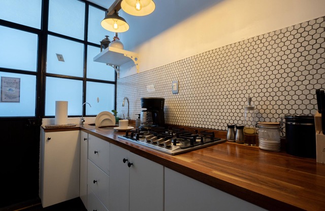 Casa Lua. Centric House/3 Apts/6per/100mb/ac