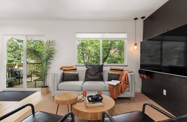 Casa Maria- cute creekside 2bed/1bath