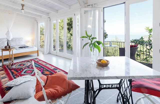 Casa Melagrana sur la colline au-dessus de la mer - "Casott"