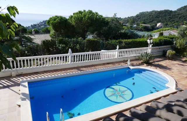 Kerstin Bruns. Casa Montse 2 avec piscine et vue mer