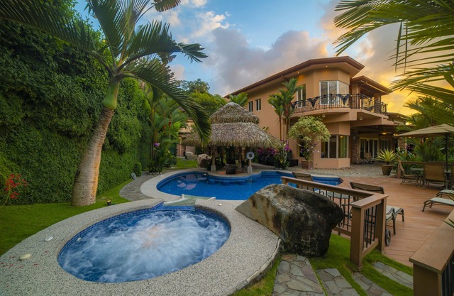 Casa Oasis 5 bdr, Jacuzzi Piscine privée, Ping pong et baby-foot