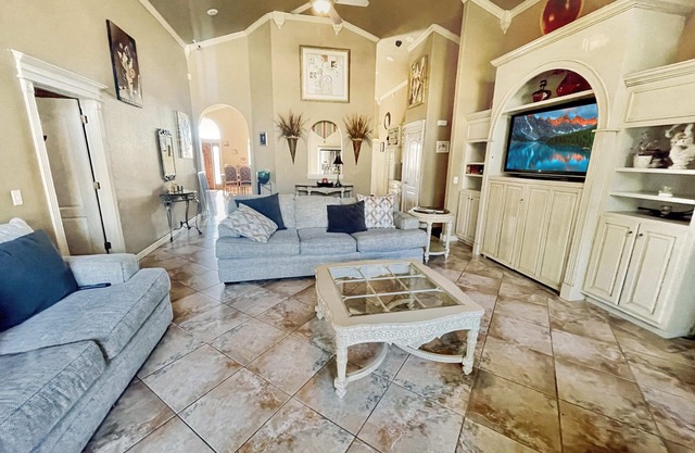 Casa Oasis Extra Large home. Centrally located.