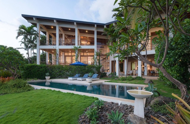 Beachfront 5-Bedroom with Pool, Steps to Famous Beach Playa Negra, Costa Rica