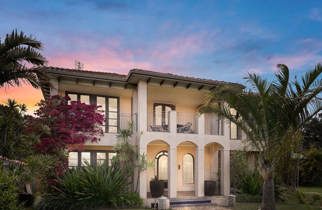 Casa Pacifica - A trip to Spain, 2 Hours From Sydney. Luxury Waterfront Villa, Escape, Relax, Reset.