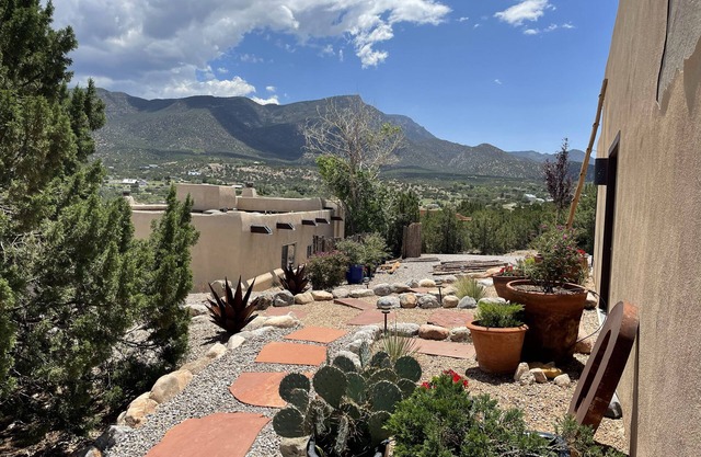 Casa Pajarito-Casita in Placitas