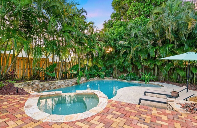 Casa Palmeras - Pool, Mins to DT + Beach