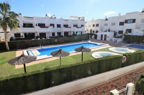 Casa Pamela apartamento a la playa con jardín y piscina comunitaria