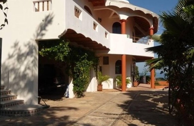 Casa Pelicanos: Oceanfront Home: Paradise Vacation Paradise