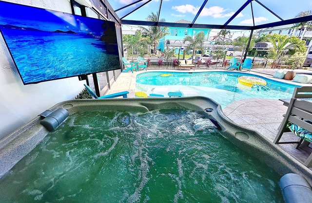 CASA PINA BONITA- Waterfront Vacation Home w/Boat Launch!