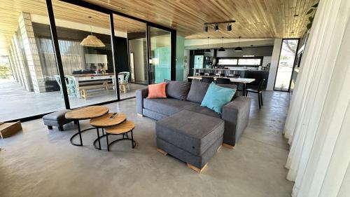 Casa Pit - Casa en chapa con pileta Barrio Privado 6PX I Hola Sur