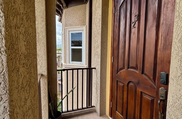 Casa Pors Luxury Apartment with Security, Pool, Gym, & AC in Charming Kingston 6