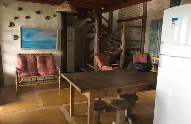 Casa rústica e charmosa em condomínio - Lagoinha