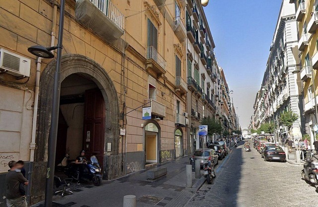 Casa Rafele: A cozy apartment located in the historic center of Naples, with Free WI-FI.