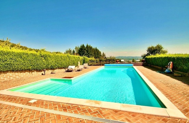 Casa Riozzo. TENNIS PRIVE, PISCINE PRIVEE, cuisines extérieures / extérieures, wifi gratuit