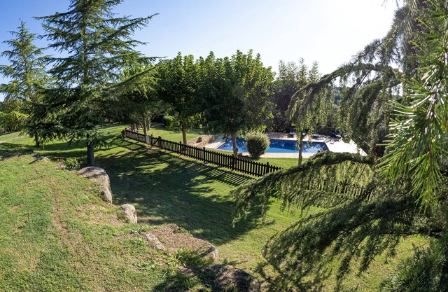 Casa Romira - Authentic villa w/ mountain views, pool, BBQ & large garden