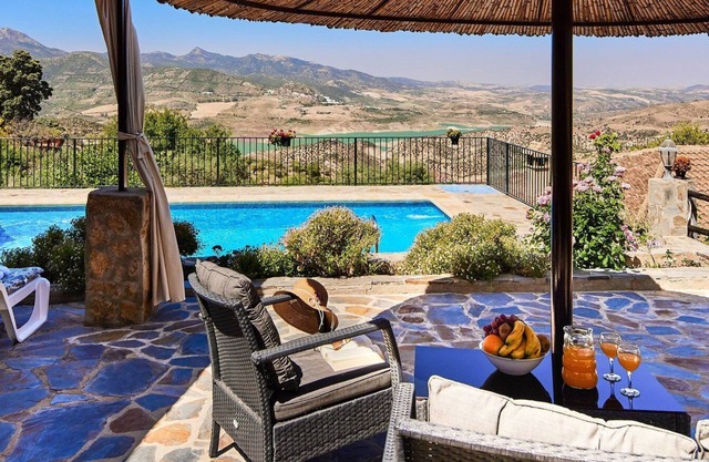 Casa Rural El Tajo El Gastor by Ruralidays