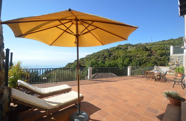Neolida Rural Cottage avec une vue imprenable sur la mer