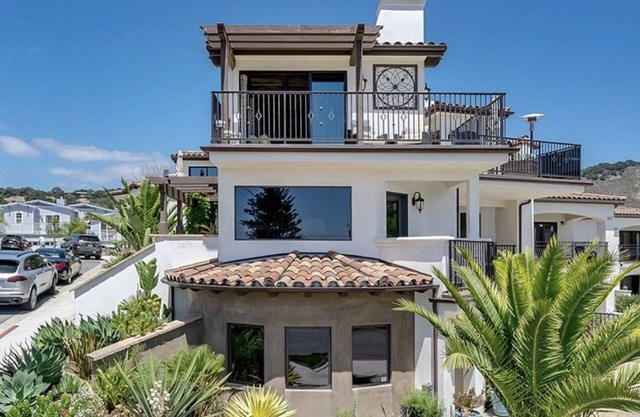Casa San Luis Ultra Beach House with stunning Avila Beach views