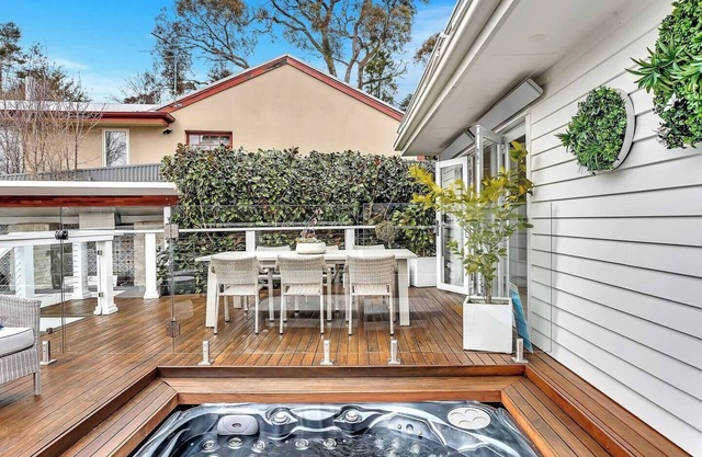 Casa Santorini Entertainers Paradise in the Hills