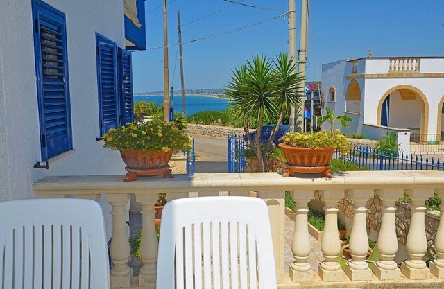 Casa Sciro: A cheerful two-story independent house situated at a short distance from the beach, with Free WI-FI.