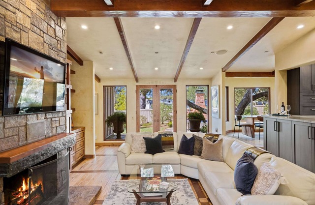 Casa Serena: Stunning 4 Bedroom 3 Bath Custom Built Home
