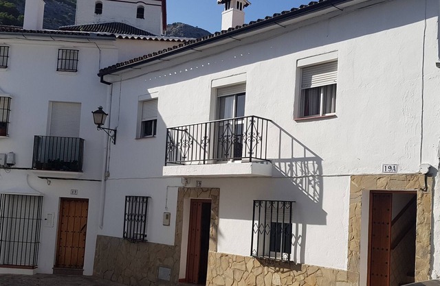 Casa Sofía in the heart of Grazalema, with a magnificent fireplace