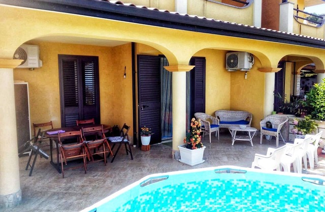 maison avec vue sur la mer et la plage privée