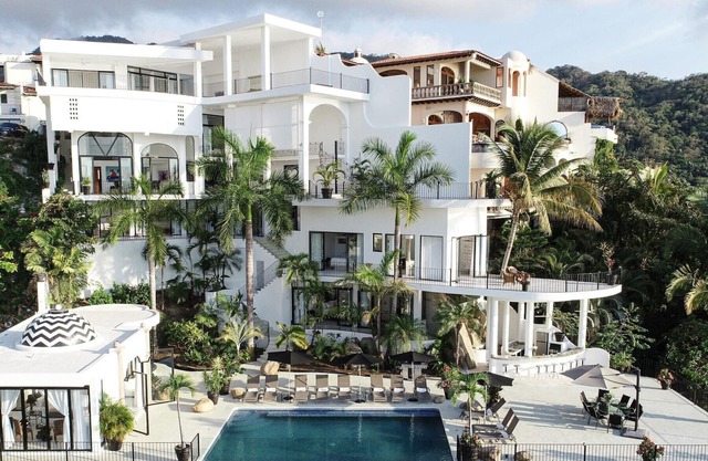 Des vacances comme une rock star à la Villa Casa Valerie, Puerto Vallarta, Mx. 18 personnes.