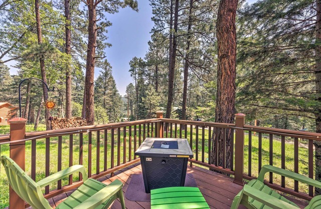 'Casa Verde' Cabin w/ Fire Pit: 4 Mi to Ski
