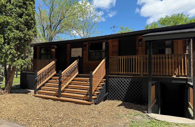 Casacampo Alpaca Ranch close to Downtown Dells- Sleeps 30 people
