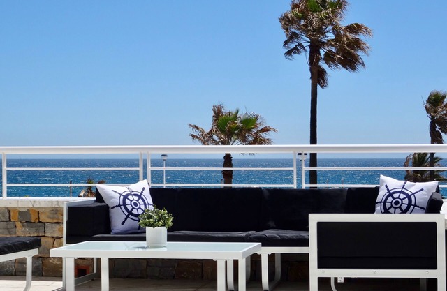 NOUVEAU Casares del Mar. Appartement spectaculaire en première ligne. Terrasse de 80m2