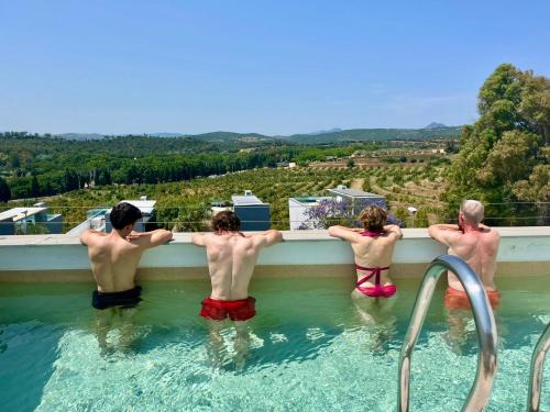 CasaSotoPolo, Sotogrande, sleeps 8, private rooftop pool, easy free parking