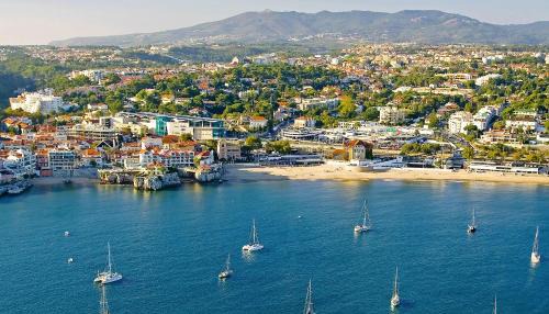 Cascais Accommodations Series