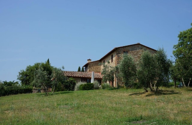 Arceno: Ferme Capacité 6 pax et piscine, Vues bucoliques de vignes et oliviers